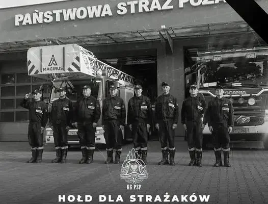 Strażacy oddają hołd poległym kolegom. Dziś o 18:00 sygnały w całym kraju
