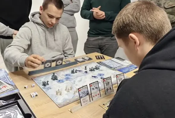 Kadeci z Ciechanowa uczyli się wargamingu pod okiem 1 Dywizji Piechoty Legionów