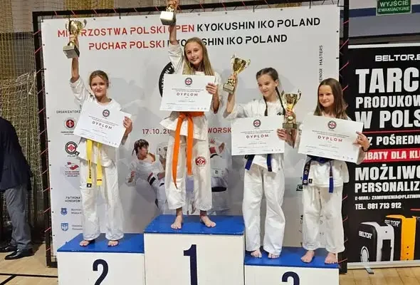 Ciechanowscy karatecy z medalami na Mistrzostwach Polski Kyokushin w Przeworsku