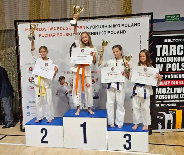 Ciechanowscy karatecy z medalami na Mistrzostwach Polski Kyokushin w Przeworsku